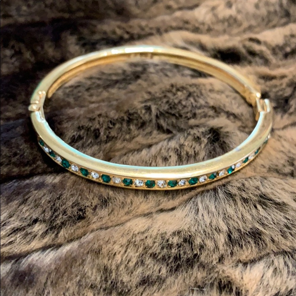 Beautiful, jeweled bracelet. #A62 - Picture 2 of 7